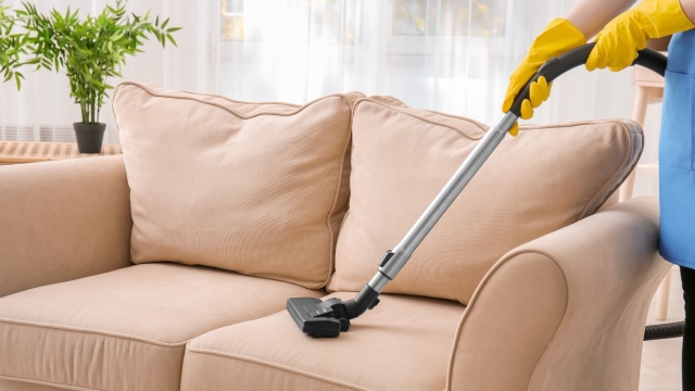Renove o seu sofá com uma limpeza impecável